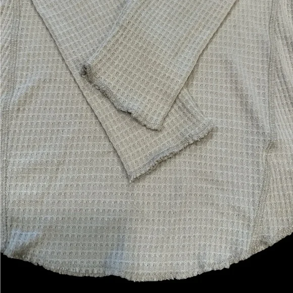 Zenana Henley Top Size Small Oatmeal Long Sleeve Silver Snap Button Closure - Picture 4 of 12